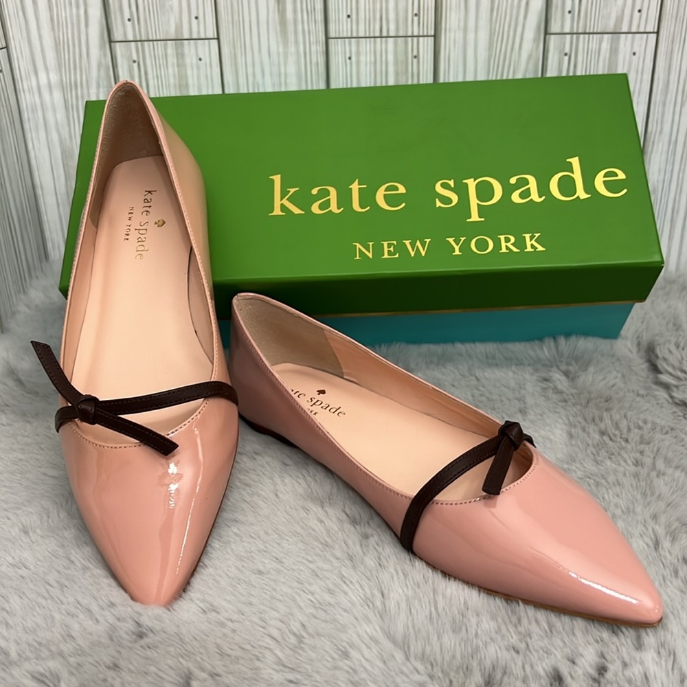 Kate Spade Delilah Flats. Patent in Conch Shell. Size: 6. NWT.